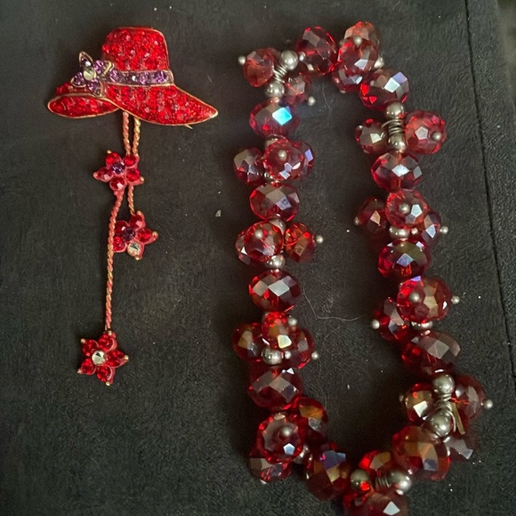 Vintage hat brooch and AB crystal beaded stretch bracelet - Picture 1 of 5